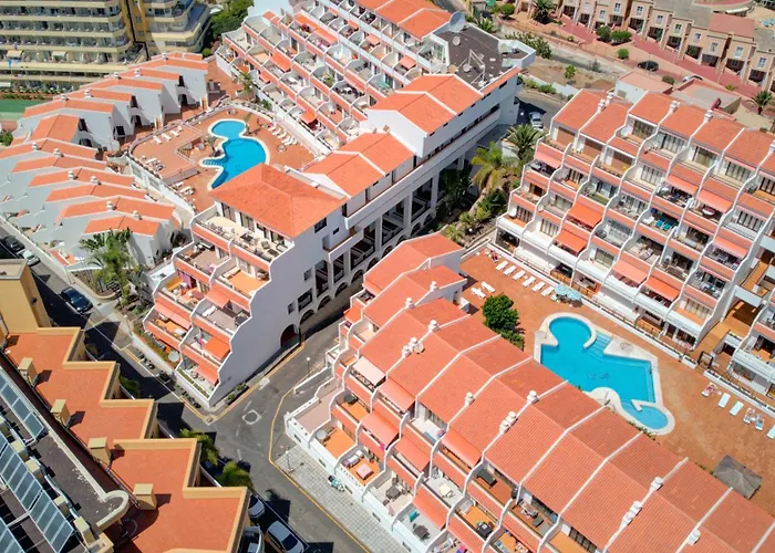 7 Min L Pool L Wifi L Sunbeds L Kid Friendly Апартаменты