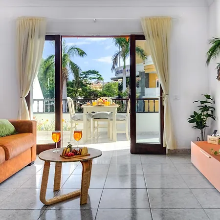 7 Min L Pool L Wifi L Sunbeds L Kid Friendly *