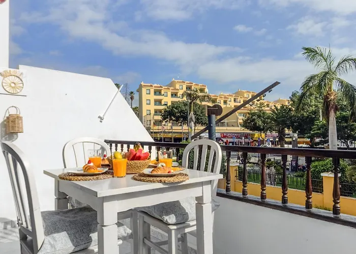 7 Min L Pool L Wifi L Sunbeds L Kid Friendly Apartment *